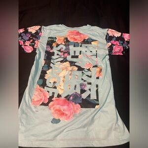 Graphic tee